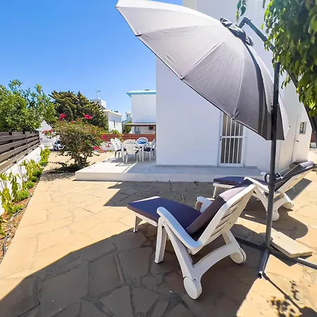 Sunny Villa *