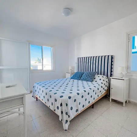 Sunny Villa *